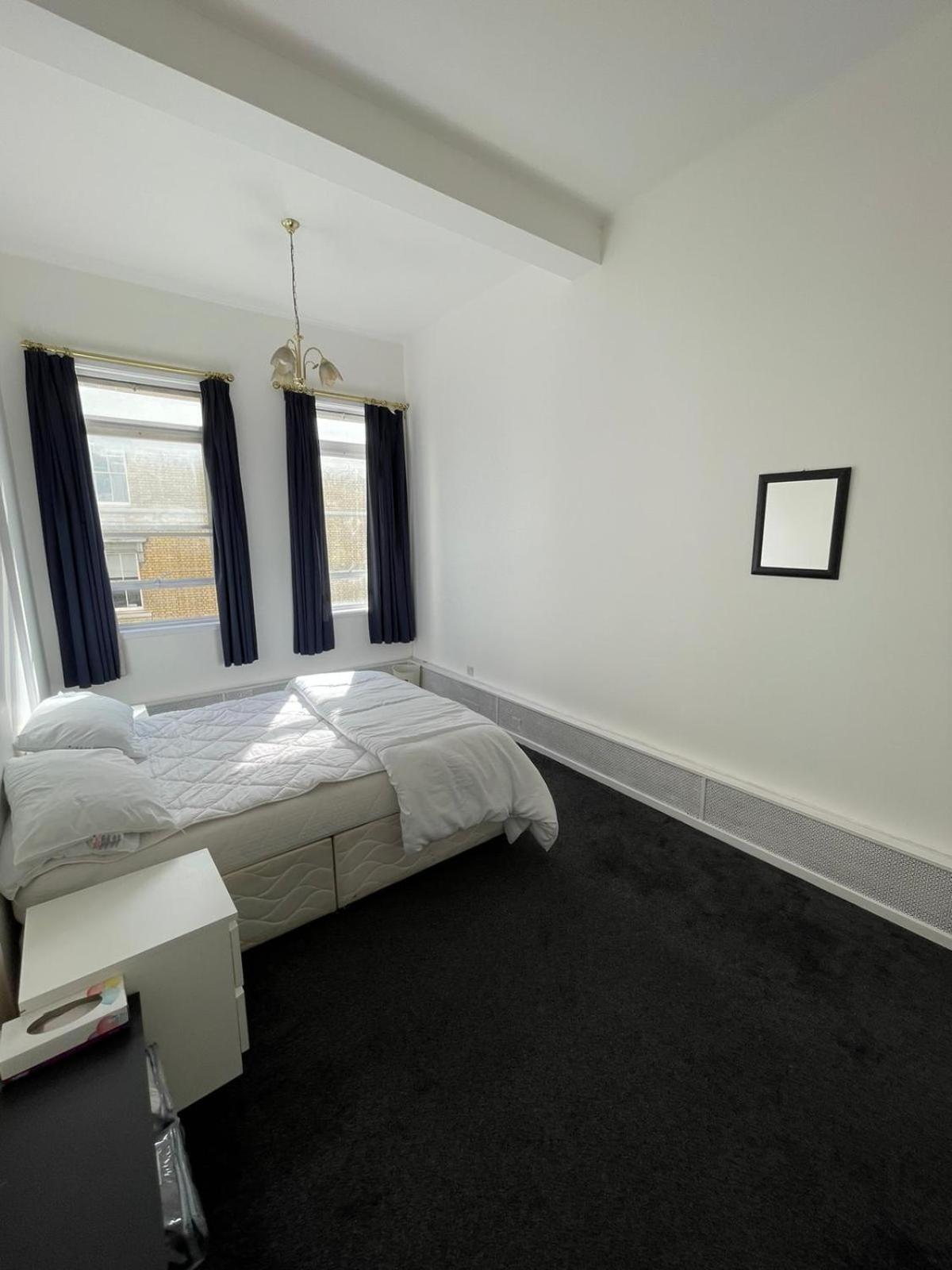 Apartment Farley Court London